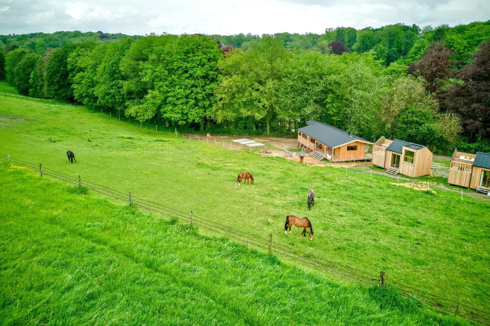 Les Cabanes Champetres - Le Domaine Des Trois Tilleuls Villers-la-Ville Exterior photo